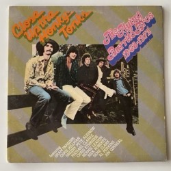 Flying Burrito Brothers - Close Up the Honky-Tonks SP-3631